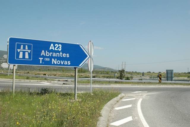 Governo mantém intenção de baixar portagens no interior durante o verão 